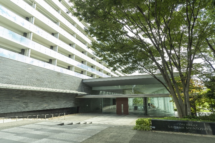シティテラスさいたま新都心のエントランス広場